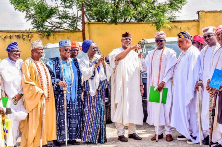 Abiodun Presents 40 SUVs to Ogun Monarchs, Seeks Support on Security, Investment