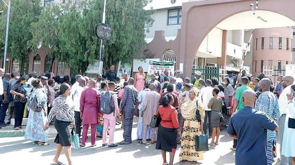 Federal Workers Threaten Strike Over 40% Allowance Dispute